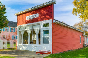 Walk to Beach and Lighthouse Port Clinton Studio
